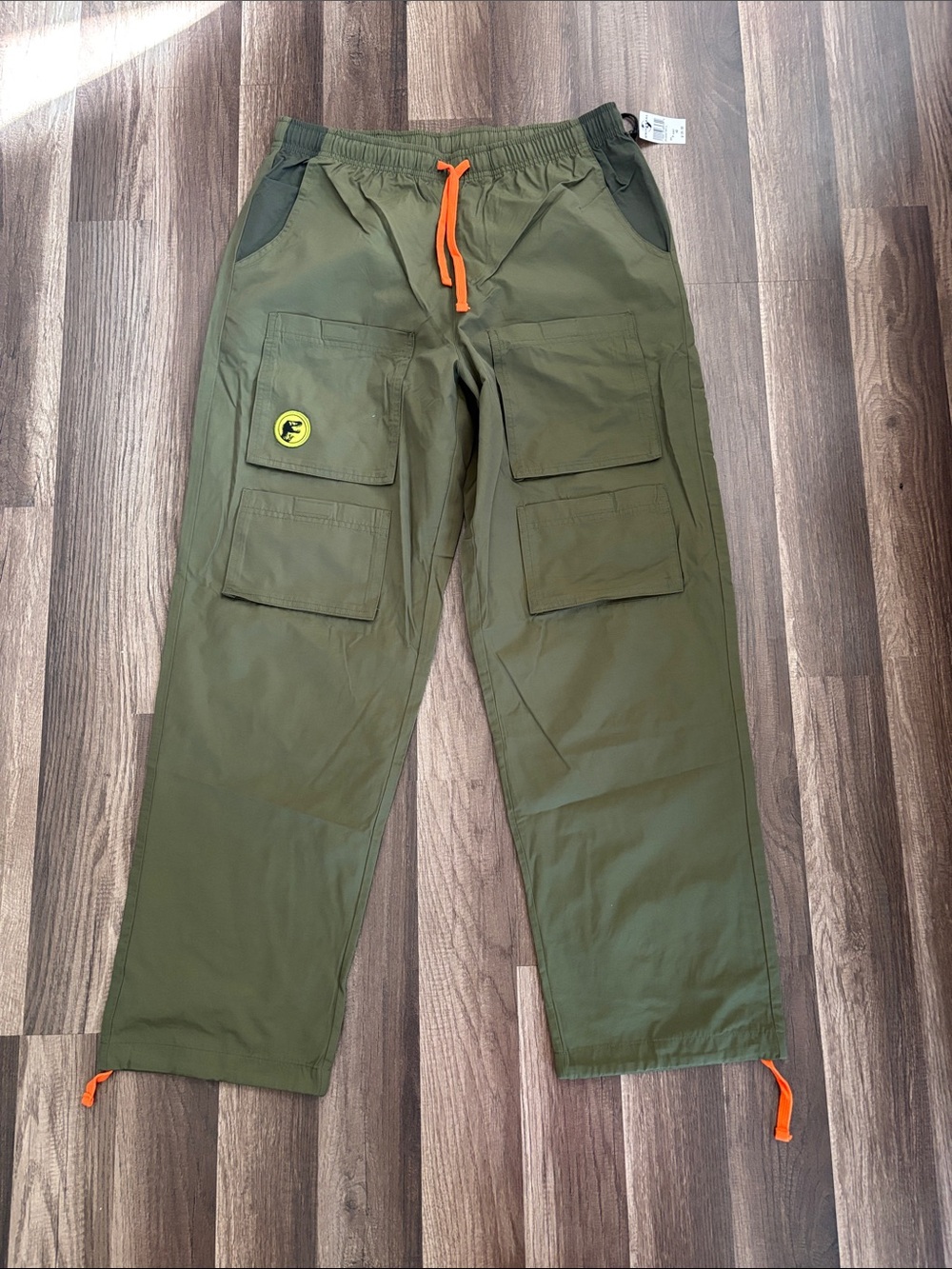 NWT Jurassic Park Isla Nublar Pants